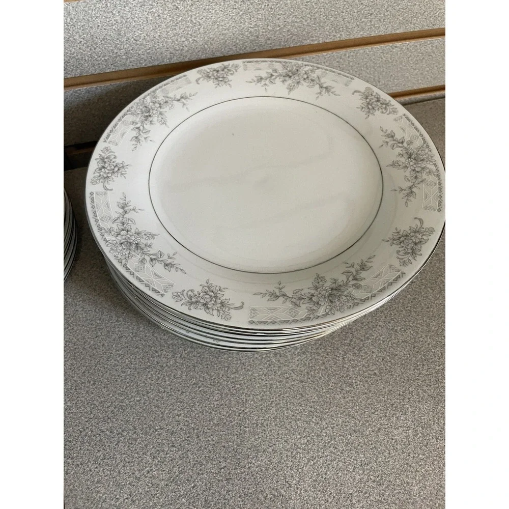 Beautiful Noritake Legendary‎ Sweet Leilani Fine China Set (43 pieces)  VINTAGE